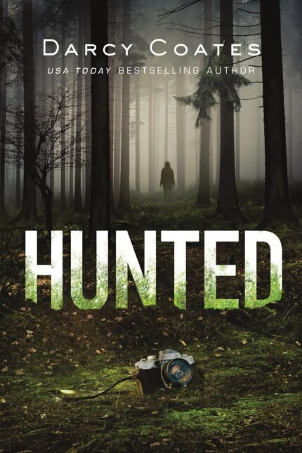 Hunted  By Darcy Coates